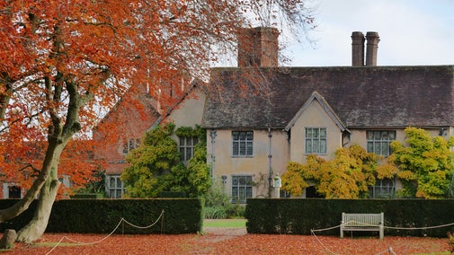 Packwood House framed by autumn colours